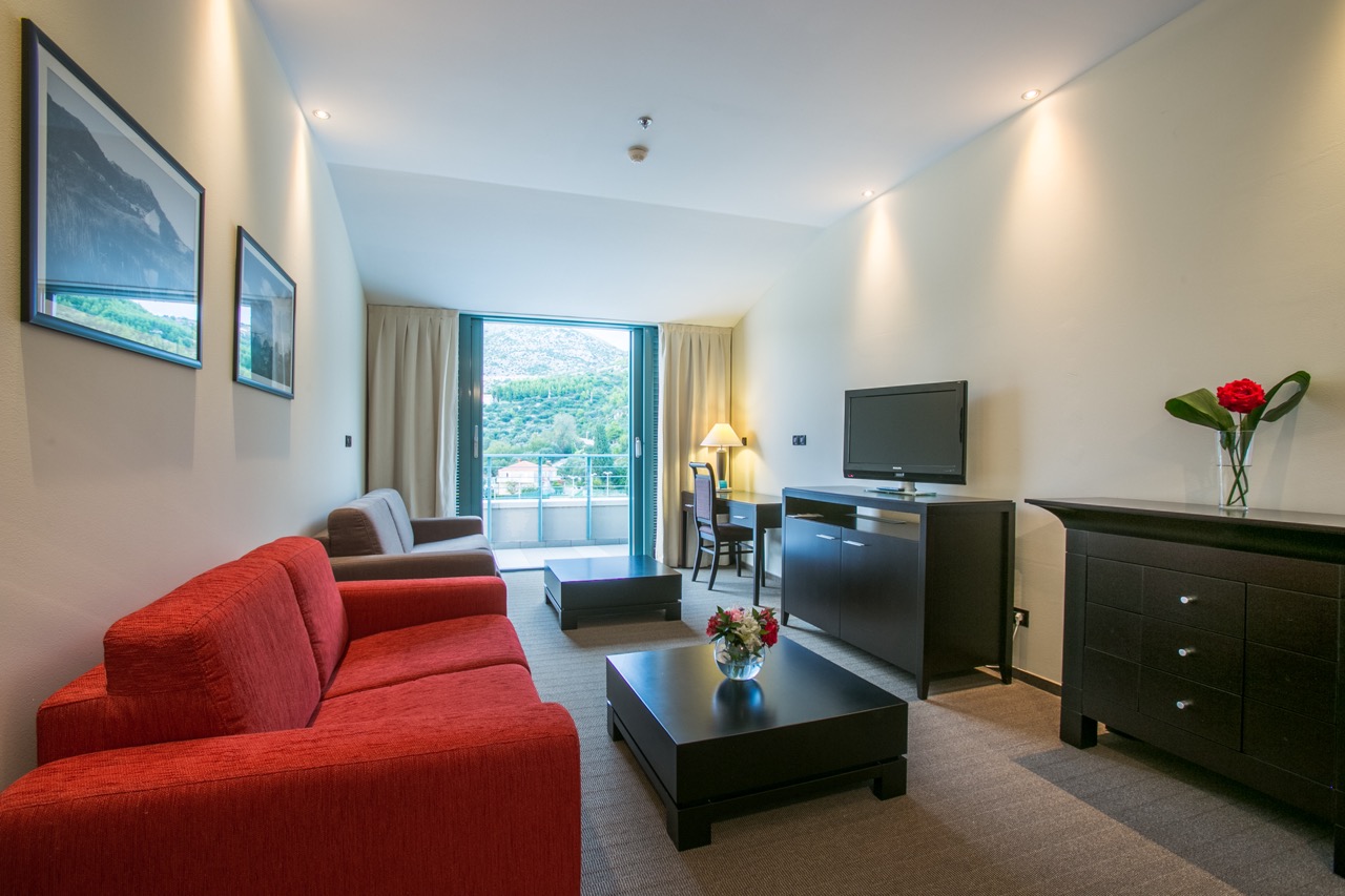 Admiral Suite bathroom